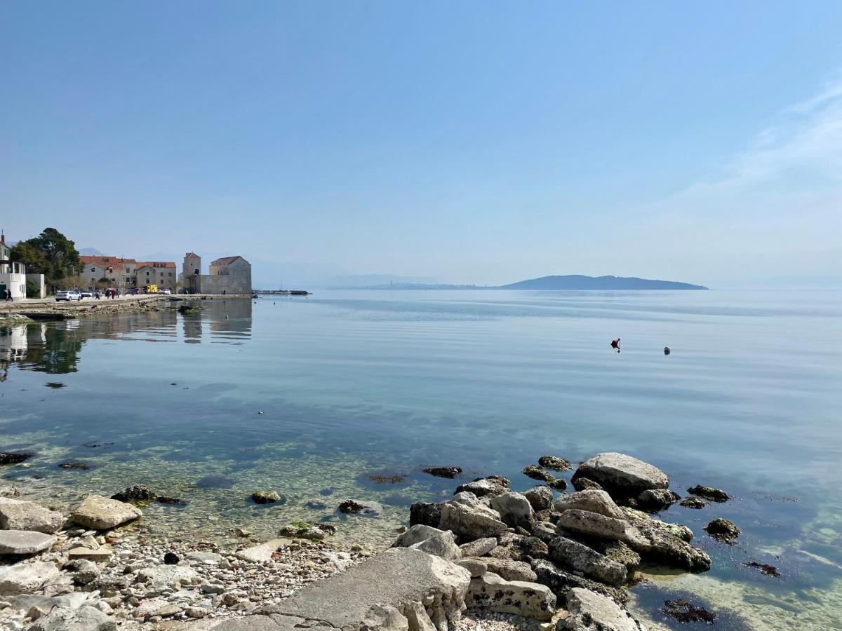 Sunny Apartment By The Beach Каштель-Штафилич Экстерьер фото